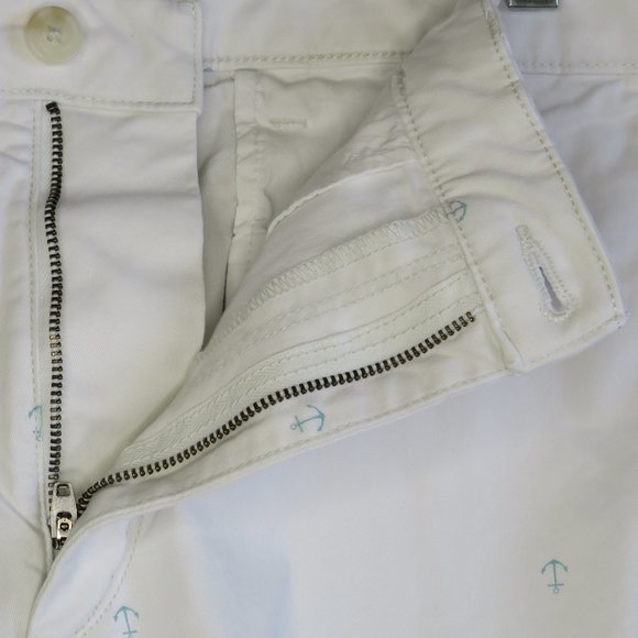 GAP*Men's 1.5" Belt Loop Small Teal Anchor Print White Flat Front Shorts~Size 38 - Picture 6 of 13